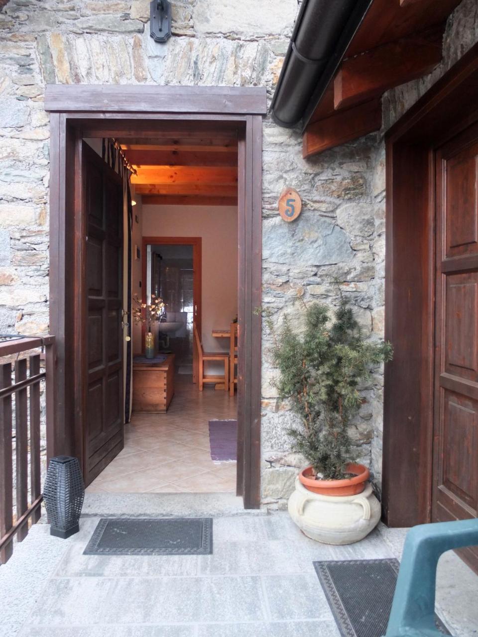 فيلا Agriturismo Al Castagneto Mazzo di Valtellina المظهر الخارجي الصورة